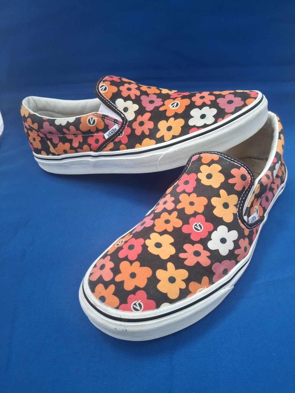 Vans Classic Floral Slip-On Sneakers in Black with Flowers Mens Size 12